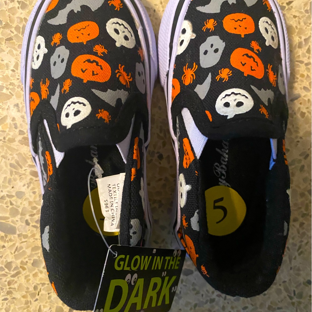 Baby Tommy Bahama Halloween Shoes - size 5. Glow in the Dark!